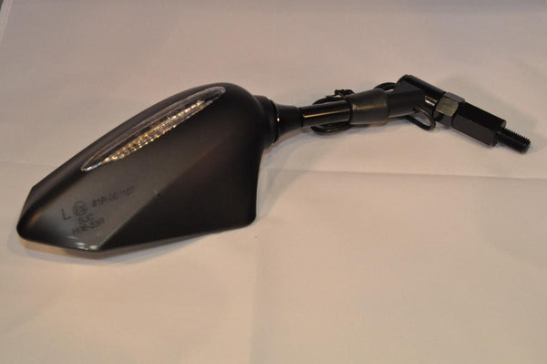 Access rear view mirror with blinkers for the rule right.