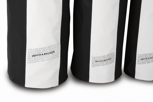 Häntäpussi musta/valkoinen häntäpussi musta/valkoinen pakkauspussi, jossa Ortlieb on tehnyt 35 litran rullan sulkeminen