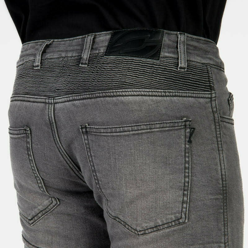 Baksidan av Ozone Kevlar Mc-Jeans Rusty Svart med förstärkta sömmar och stretchpaneler för extra rörlighet och hållbarhet.