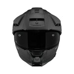 Frontal vy av Schuberth E2 Explorer grå mc-hjälm med tonat visir och avancerad ventilation för optimal prestanda.