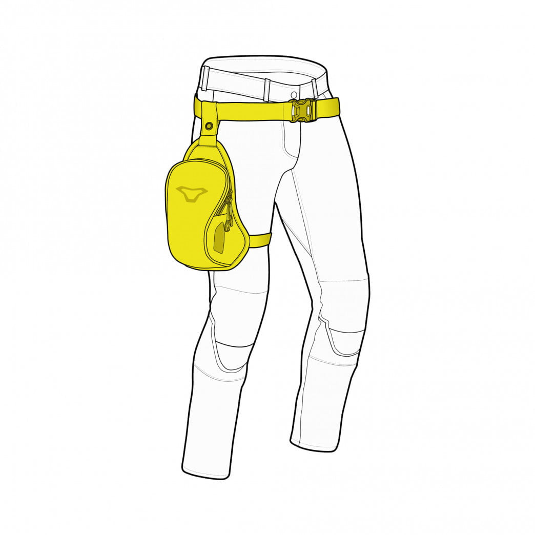 Illustration av Macna Benväska Basic Svart fäst runt midjan och låret på motorcykelbyxor. Ergonomisk design för bekväm och säker transport.